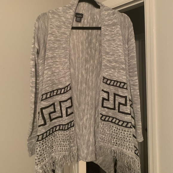 Rue 21 Women’s Knitted Cardigan - Picture 2 of 3